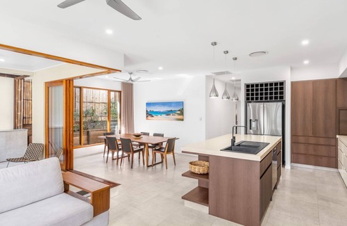 Palm Cove House | Belle Escapes Havenly Luxury Villa Palm Cove
