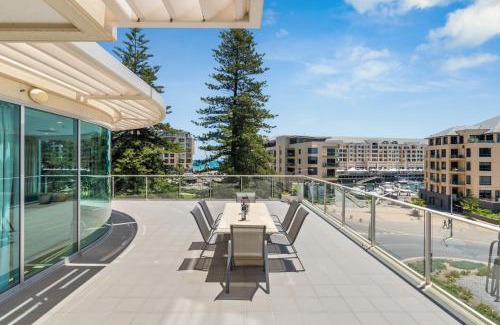 Glenelg Apartment | Belle Escapes - Sea the Views