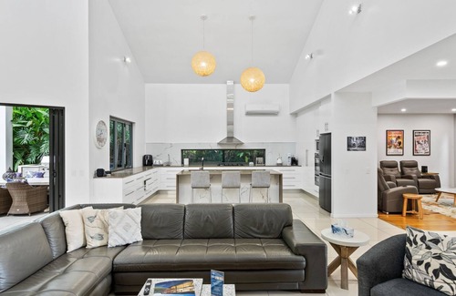 Palm Cove House | Belle Escapes Villa Aurelia