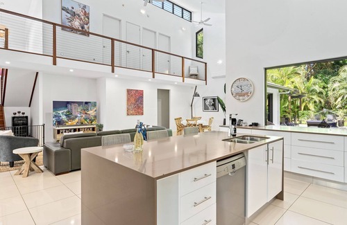 Palm Cove House | Belle Escapes Villa Aurelia