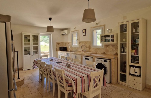 Cuers House | Belle et Grande Villa Avec Piscine au Calme