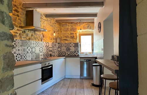 Fons House | Belle Maison en Pierre 8 Pers. Avec Spa, Bien Située en Ardèche Méridionale