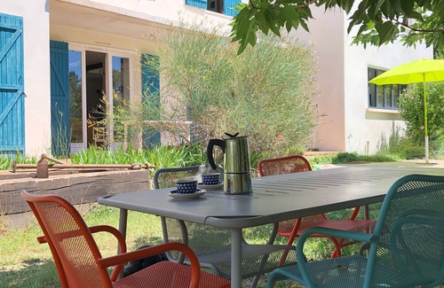 Ners House | Belle Maison Tranquille Avec Piscine et Jardin
