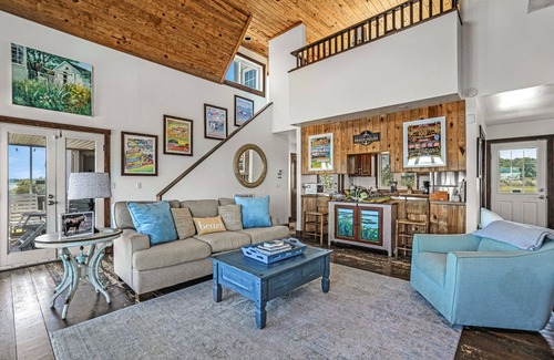 Deep Hole House | Belle of the Bay - Beautiful Custom Waterfront Home!