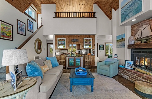 Deep Hole House | Belle of the Bay - Beautiful Custom Waterfront Home!