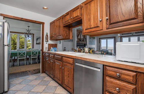 Deep Hole House | Belle of the Bay - Beautiful Custom Waterfront Home!