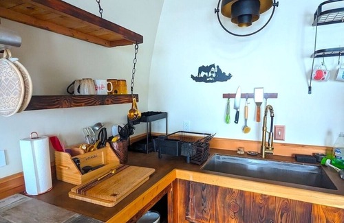 Kooskia Cabin | Belle's Bunkhouse, Arched cabin featured on YouTube, mountain & valley views