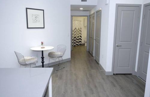 Southwest Anaheim Apartment | Belle Suite -8mins from Disney, Centrally Located!