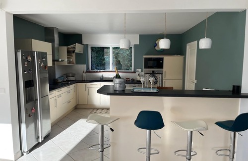 Saint-Gildas-de-Rhuys Villa | Belle Villa Avec Piscine, Proche Plage et Commerces, Pour 8-10 Personnes,