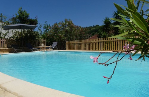 Behobie Villa | Belle villa 4* avec piscine vue montagne et au calme 6 min de la plage