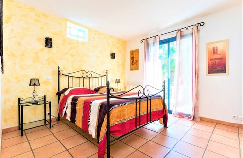 Bessan Villa | Belle Villa a L'abri des Regards, Piscine Sécurisé Pour Enfant ,