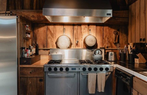 Fleischmanns House | Belleayre Barn: 1900s Barn w/Hot Tub + Mtn Views