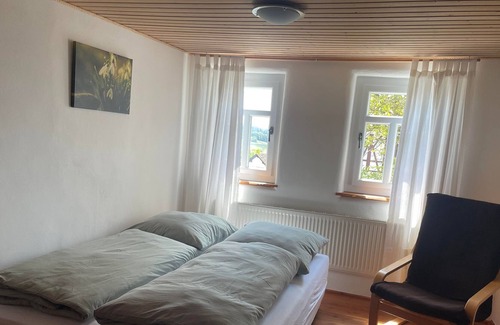 Bell House | Beller Gehaichnis - holiday home, shower and bath, toilet, 3 bedrooms