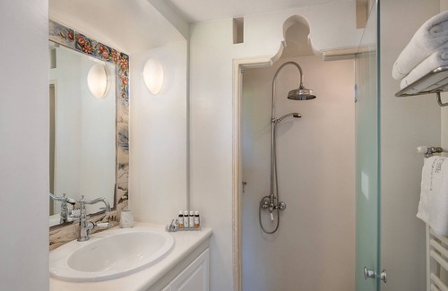 Hydra Hotel | Bellevalia Hydra - Formerly Four Seasons Hydra