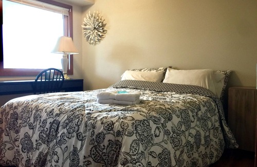 Newport House | Bellevue Retreat - Bellevue, East of Seattle, WA