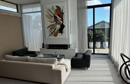 McCrae Villa | BELLEVUE VILLA.Luxury with Bay views. Mornington Peninsula's best kept secret!