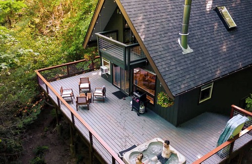 Sudden Valley Cabin | Bellingham A-Frame - Hot tub - Fireplace - Firepit