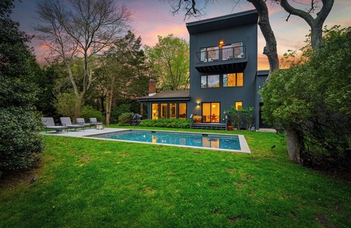 Bellport House | Bellport Designer Home/Pool Forest Fire Pit