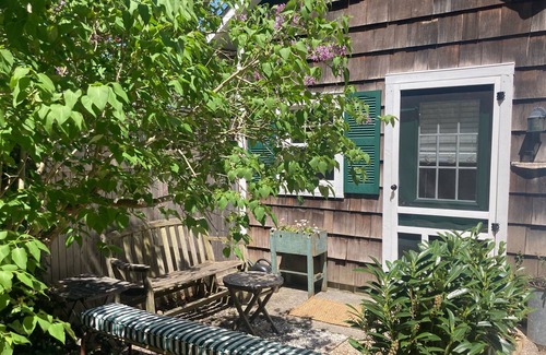 Bellport Cottage | Bellport Village cottage