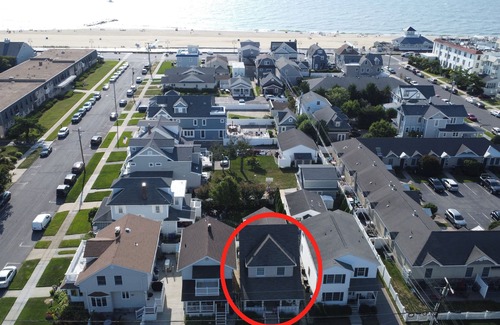 Wall House | Belmar, NJ - 1 Block to the Beach!
