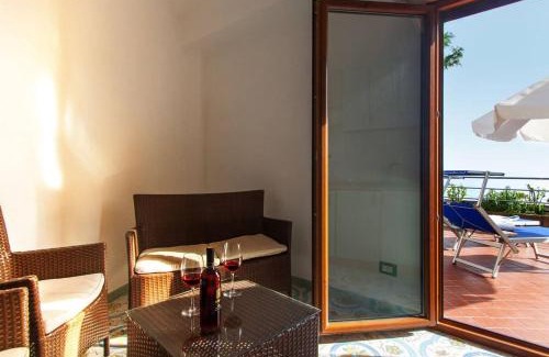 Marina del Cantone Apartment | Belmare Residence on the beach