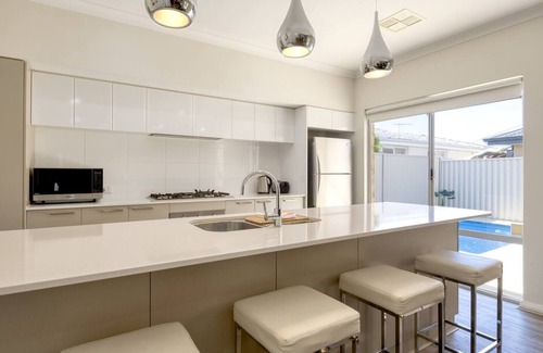 Belmont House | Belmont Beauty Relaxing Poolside Stay for Families