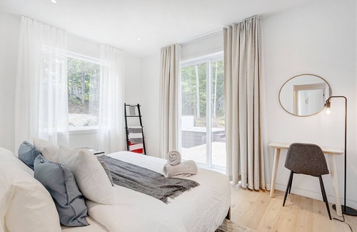 La Conception Ski Chalet | Belmont Chalet: Spa, EV Charger, 12 Min to Mont Tremblant.