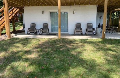 Harbor House Apartment | Belmont NC Riverfront 2-Bedroom Garden Suite