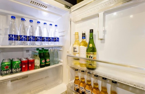 La Florida Apartment | Belmonte Penthouse - 5min>Lleras - Hot Tub - Daily Clean - Guests OK - Sound Sys