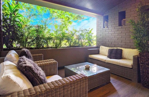 La Florida Apartment | Belmonte Penthouse - 5min>Lleras - Hot Tub - Daily Clean - Guests OK - Sound Sys