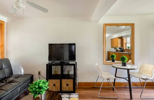 Gainesville Apartment | Belong Downtown 1br 1ba
