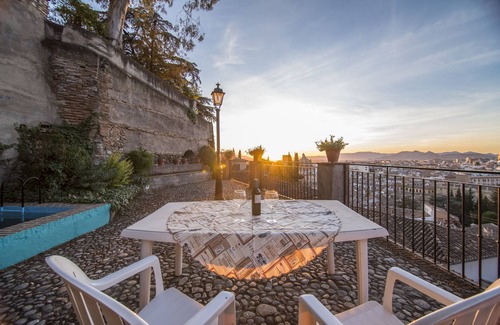 Central District Apartment | Belvedere Condo in the historic city center and off The Alhambra Forest