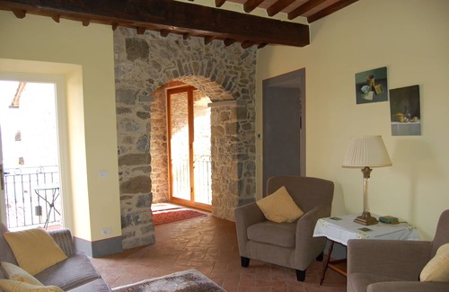 Pescaglia Apartment | BELVEDERE - In the hamlet village of Celle dei Puccini. Tuscany as it was & is