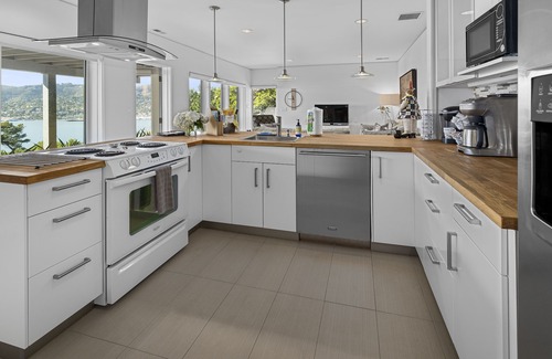 Belvedere Tiburon House | Belvedere Luxury Flat/Golden Gate Hideaway-Amazing Views of San Francisco Bay!