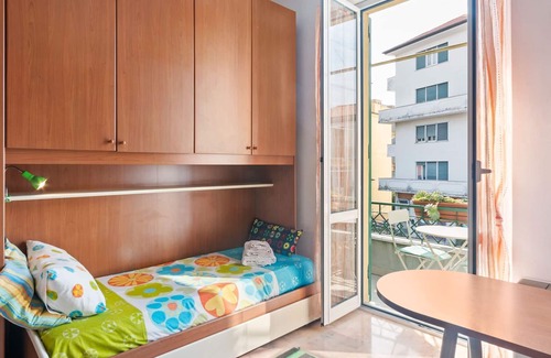 Rezza Apartment | Belvilla by OYO Casa Rosa