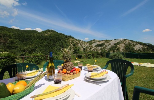 Apecchio Villa | Belvilla by OYO Rosa Cremisi