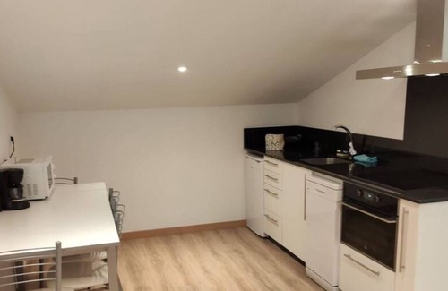Ourense Apartment | Belvilla by OYO Villa Trabazos Abellas Ãtico