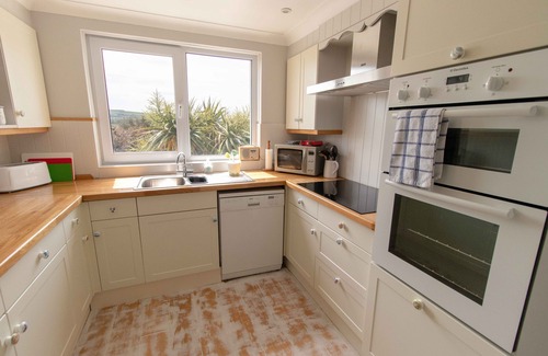 Bembridge House | Bembridge Harbour 4 Bedroom Holiday Home With Great Marina And Sea Views.