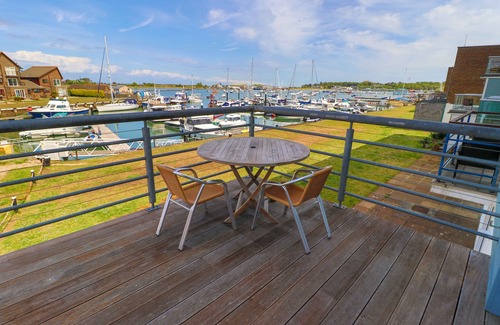 Bembridge House | Bembridge Harbour 4 Bedroom Holiday Home With Great Marina And Sea Views.