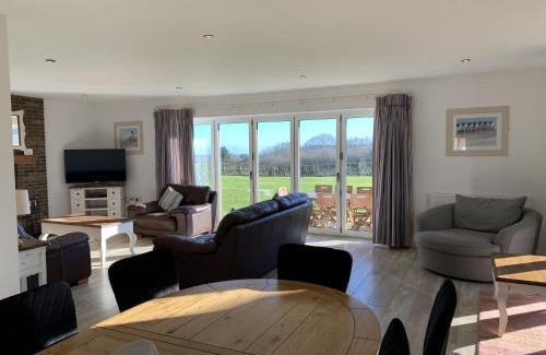 Filey House | Bempton View at The Bay Filey, sleeps 10, and 2 dogs welcome for free too!