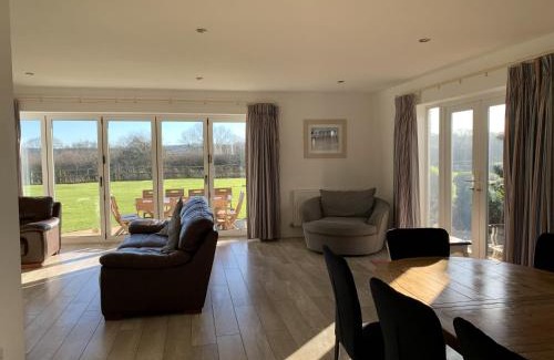 Filey House | Bempton View at The Bay Filey, sleeps 10, and 2 dogs welcome for free too!