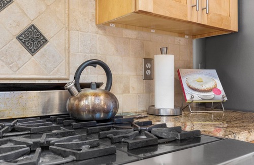 Ben Lomond House | Ben Lomond Mediterranean Villa with full sun, spa, and spacious yard