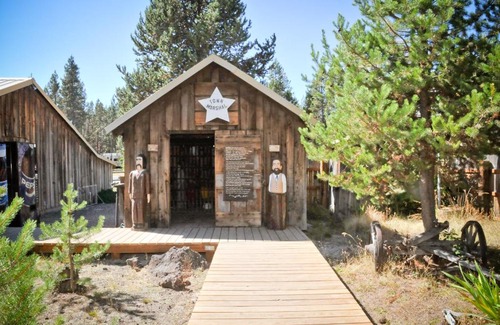 Three Rivers Resort | Bend-Sunriver Camping Resort Studio Cabin 6
