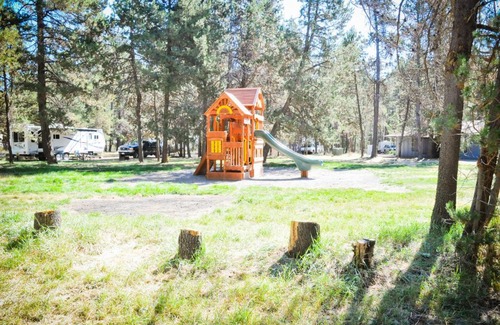 Three Rivers Resort | Bend-Sunriver Camping Resort Studio Cabin 6