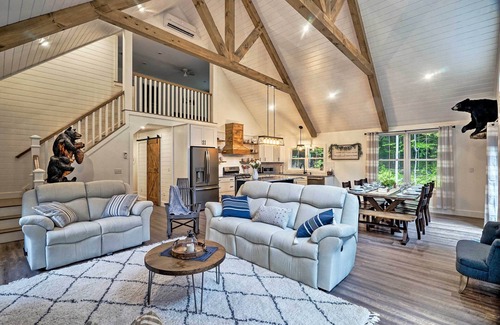 Benezette Cottage | Benezette Cabin w/Hot Tub, Grill & Mtn Views