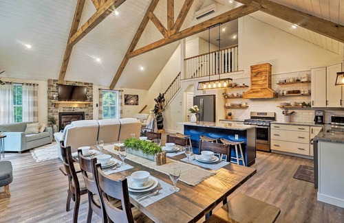 Benezette Cottage | Benezette Cabin w/Hot Tub, Grill & Mtn Views