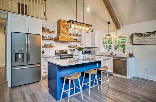 Benezette Cabin | Benezette Cabin w/Hot Tub, Grill & Mtn Views