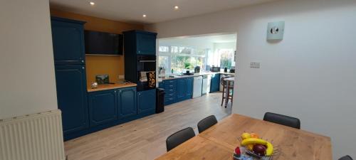 Benllech House | Benllech Sea View bungalow, Dog Friendly sleeps 6