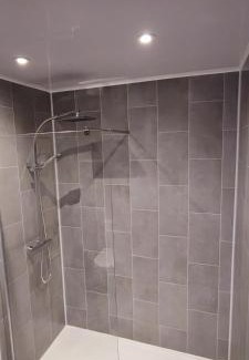 Benllech House | Benllech Sea View bungalow, Dog Friendly sleeps 6