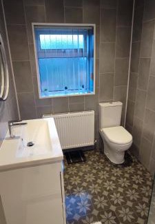 Benllech House | Benllech Sea View bungalow, Dog Friendly sleeps 6